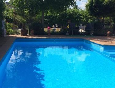 Apartment with Pool View 