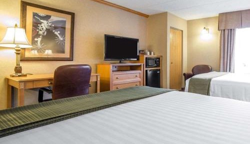 Queen Room with Two Queen Beds - Non-Smoking