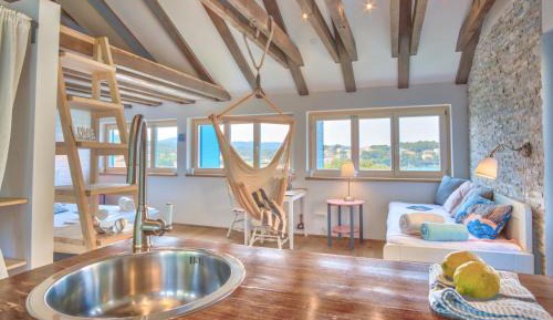 Studio Apartment with Sea View