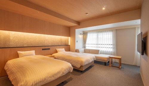 Standard Twin Room with Mountain View