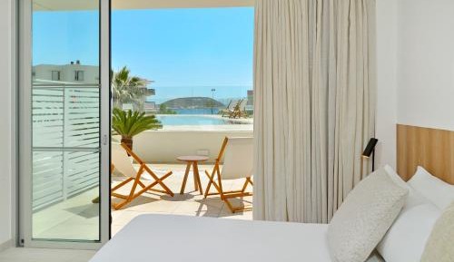 The Loft with Swimup