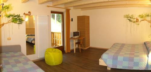 Family Room with Mountain View