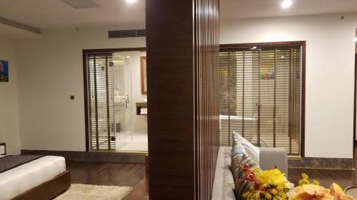 King Room with Spa Bath