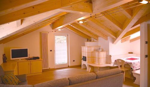 Apartment with Mountain View