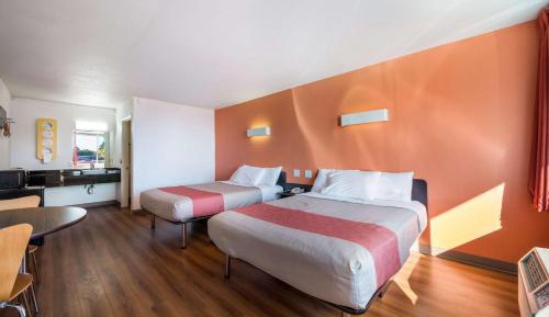 Deluxe Queen Room with Two Queen Beds - Non-Smoking