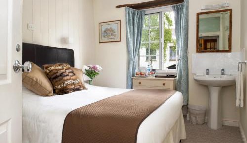 Double Room with External Private Bathroom