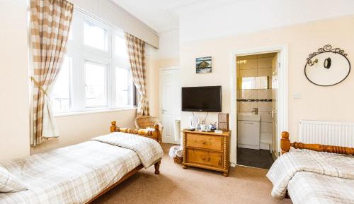 Twin Room with Private Bathroom