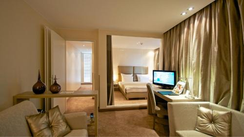 Panorama Suite with Balcony "AndMoreSuite+View"