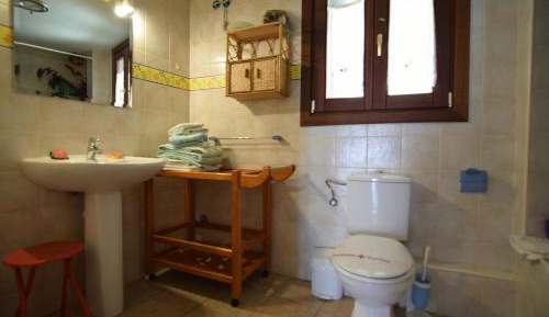 Apartment with Mountain View