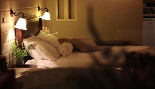 Suite with Lake View