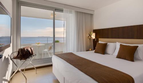 Classic King or Twin River View