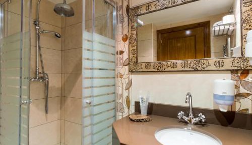 Economy Quadruple Room (3 - 4 adults)