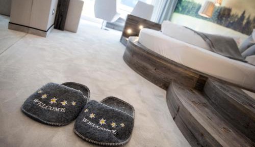 Suite with Mountain View