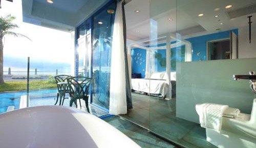 Standard Double Room  with Balcony and Bathtub