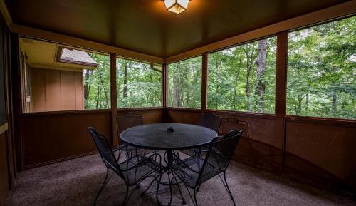Two-Bedroom Warbler Loop Cottage