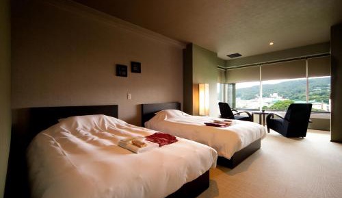 Corner Twin Room