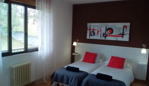 Twin Room with Private Bathroom