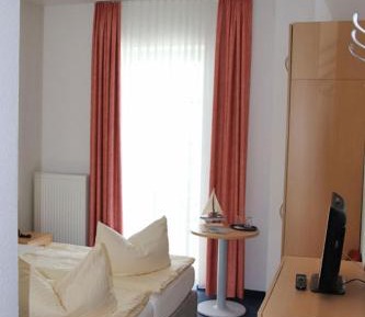 Standard Double Room with Sea View and Balcony