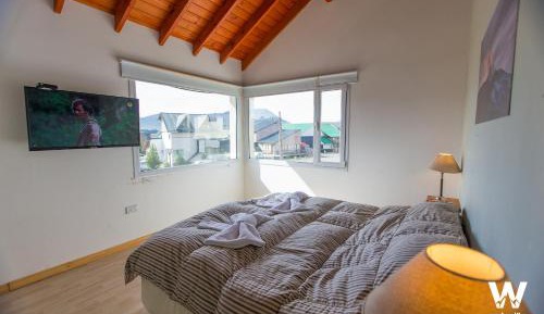 Apartment with Mountain View