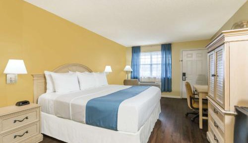 King Room - Non-Smoking