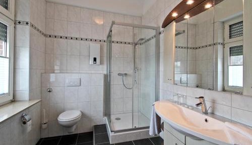 Deluxe Double Room with Shower