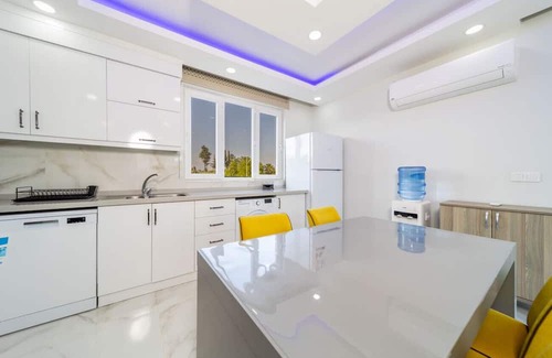 Lara Villa | Charming Classic Villa in Muratpasa