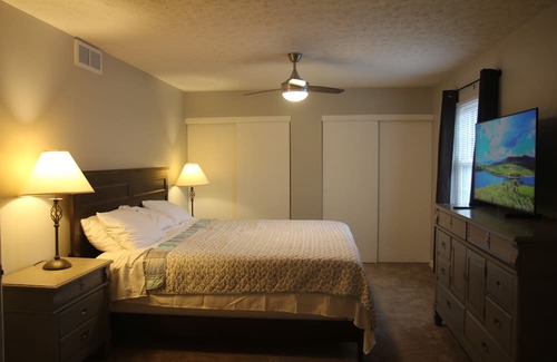 Knolls West Villa | Northwest Columbus, For Families and Working Professionals