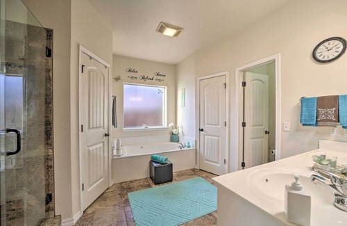 Broken Arrow House | Spacious Broken Arrow Retreat: Yard + Grill!