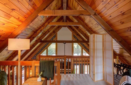 Hurdle Mills Cabin | Modern hot tub lodge on 25 acres w/ private lake