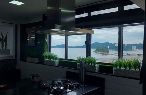 Pompeia Apartment | Oceanview Santos apartment for up to 7 people