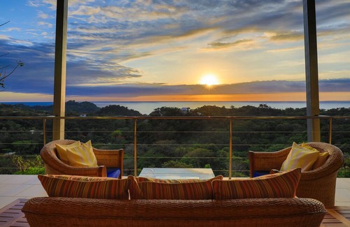 Valle Pura Vida House | Impressive ocean and sunset views- 5br Home in Manuel Antonio with Infinity Pool