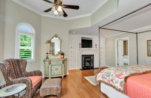 Brownsboro House | Southern Pecan Hideaway - Luxury Home