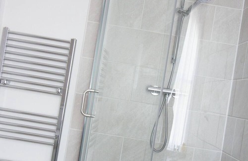 Chester Apartment | Stunning Riverside Apartment with views, central city,free parking, garden