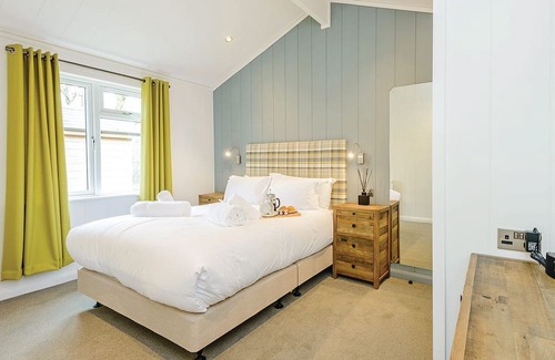 Holton Heath Cabin | 1 bedroom accommodation in Holton Heath