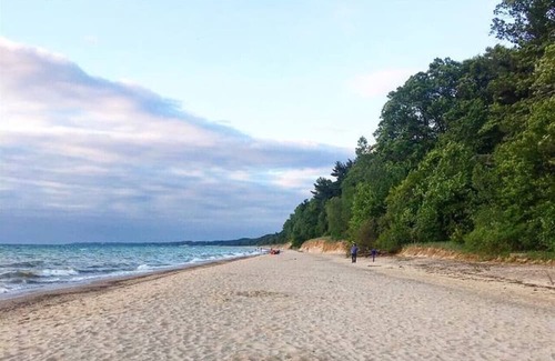 Shorewood-Tower Hills-Harbert House | Renovated cottage close to beaches, upscale restau