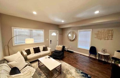 Livingston Park House | The Nurse's Nest -w/Garage