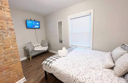 Livingston Park House | The Nurse's Nest -w/Garage