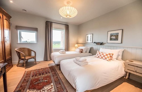 Saxmundham House | Alde Valley Barn, a fabulous property near the coast!