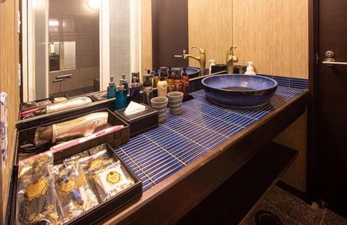 Oita House | Twin beds tatami onsen openair jacuzzi bath / Oita Ōita