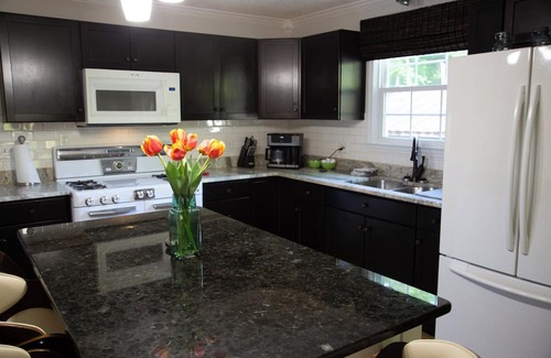 Smithville Cabin | Cedar Cabin with spa Near Center Hill