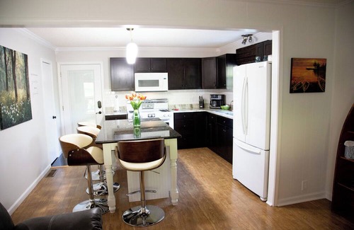 Smithville Cabin | Cedar Cabin with spa Near Center Hill