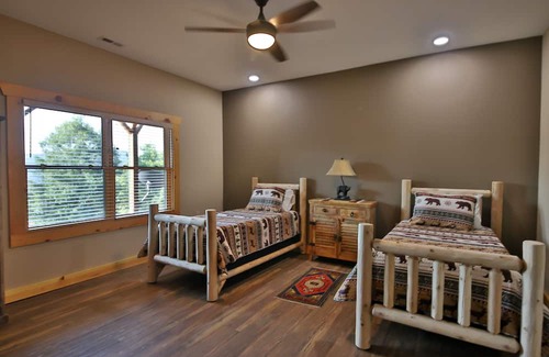 Vein Mountain Cabin | Serene Mountain Cabin w/View in Private Community