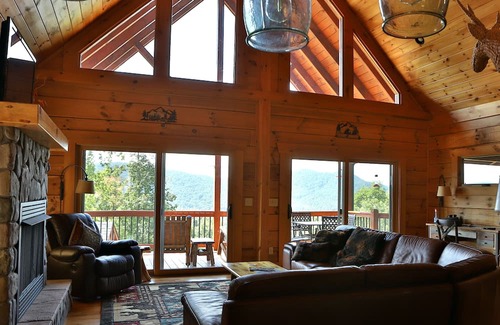 Vein Mountain Cabin | Serene Mountain Cabin w/View in Private Community