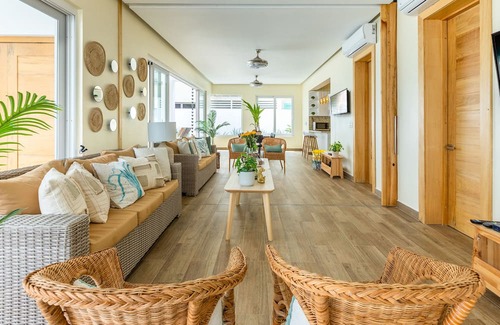 Portillo Villa | 6 BR beachfront Las Terrenas