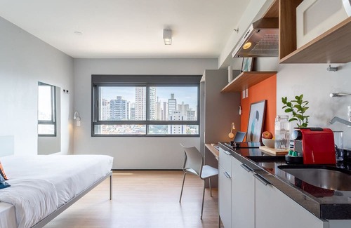 Perdizes House | Studio w/ workspace next to Allianz Parque and PUC