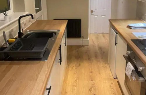 Darlington House | Stylish 3 bed terraced house with free parking