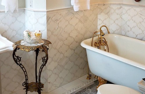 Winters House | Experience Historic Stunning Elegant Romantic Luxury Near Downtown Fine Dining