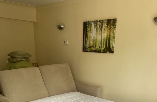 Verwood House | Cosy annexe, 4 person, nearby to beach and forests