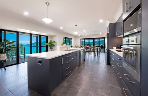 Airlie Beach House | Great Location, Breath taking Views, Private Pool