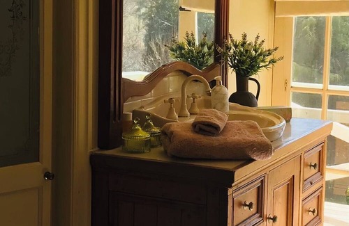 Mount Rankin House | Charming Accomadation close to Bathurst $190.00 for 2 guests